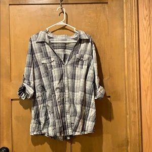 Button-up Maurice’s plaid